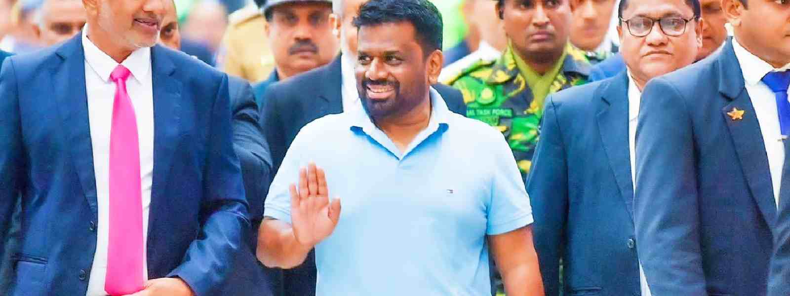 නිල සංචාරයක් අරඹමින් ජනපති අද (27) ජපානයට